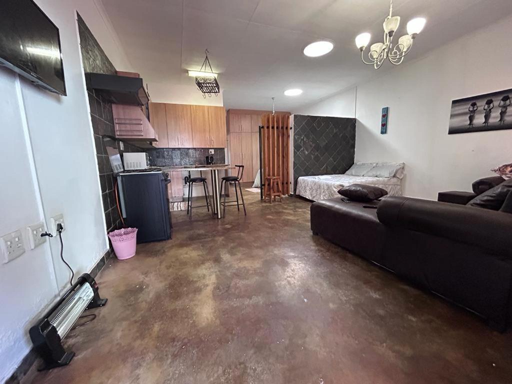 Blue Lantern Bed And Breakfast Κέμπτον Παρκ Δωμάτιο φωτογραφία